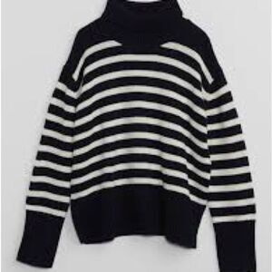 GAP Kids 24/7 Split-Hem Turtleneck Sweater Size M navy blue/white‎ striped NWT